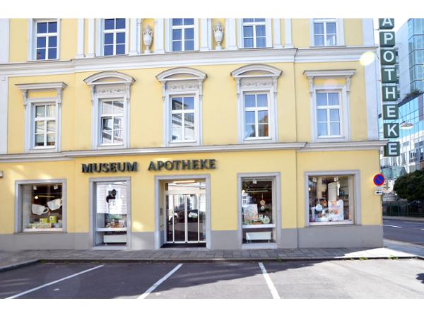 Bild 1 von Museum-Apotheke Dr Weixlbaumer KG