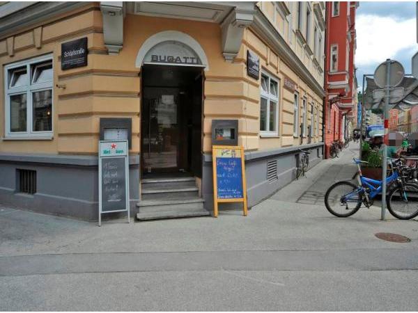 Bild 1 von Cafe Bugatti