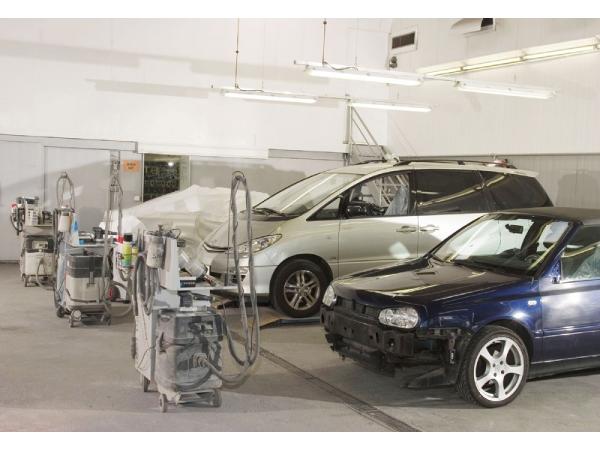 Bild 5 von Schmarl Karosserie-Spenglerei-Lackierung GesmbH - Tesla Body Shop