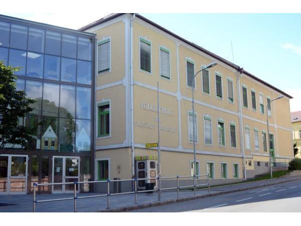Bild 1 von Volksschule