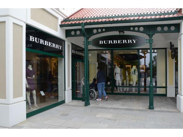 parndorf outlet burberry store