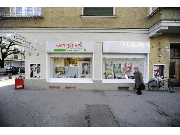 Bild 1 von Tachezy Parfumerie und Drogerie Saggen
