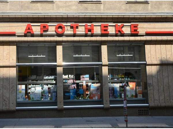 Bild 1 von Apotheke Zum weißen Hirschen KG