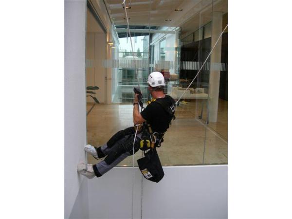 Bild 12 von Skyworkers Industrieklettern GmbH