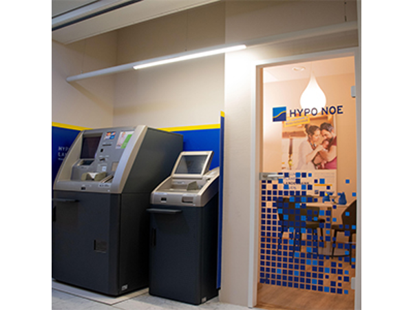 Bild 2 von HYPO NOE Landesbank - SB-Foyer