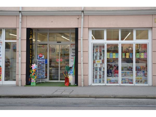 Bild 1 von Spielzeugwelt am Jakominiplatz