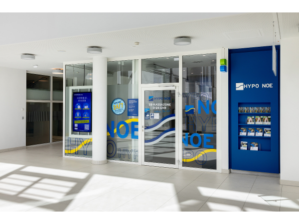 Bild 2 von HYPO NOE Landesbank – SB-Foyer
