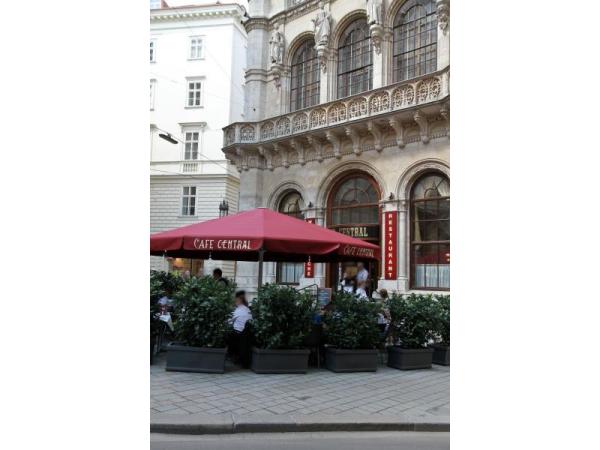 Bild 1 von Cafe Central