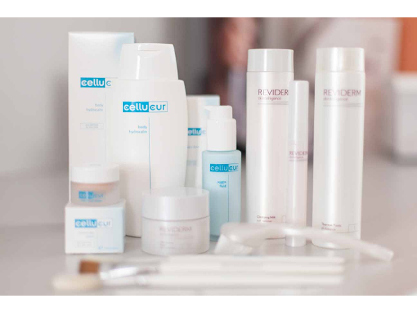 Bild 2 von ESTETICAMED - Institut f Gesicht & Körper