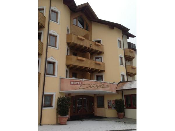 Bild 1 von Hotel Outside