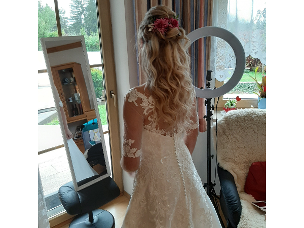 Bild 5 von Burgi Eckhart Hairstyle & Beauty