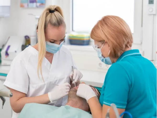 Bild 29 von Zahnarztpraxis Dr. Philipp Kaiser MMSc LLM & Kollegen