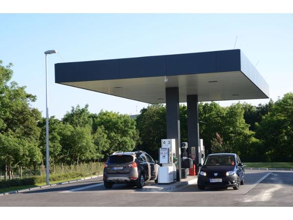 Bild 1 von DISKONT TANKEN am HOFER Parkplatz