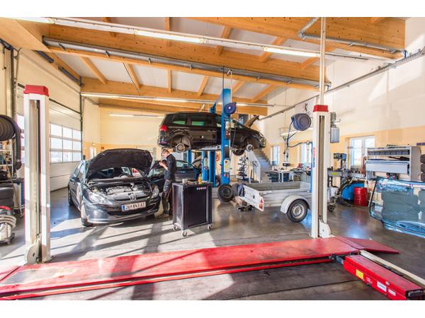 Bild 9 von KFZ-Pletz Meisterbetrieb GmbH