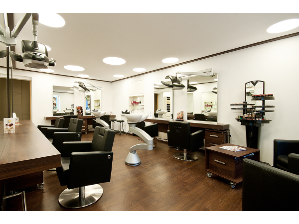Bild 2 von Coiffeur Cosmetics GONNPETRO