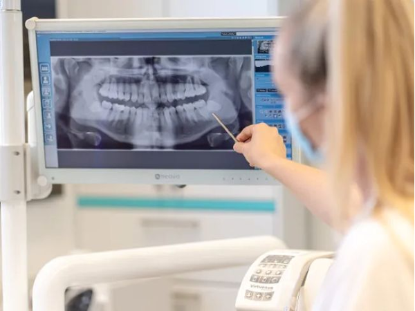 Bild 31 von Zahnarztpraxis Dr. Philipp Kaiser MMSc LLM & Kollegen