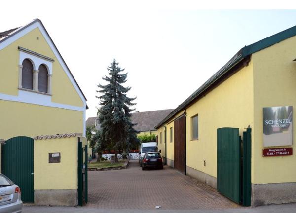 Bild 1 von Heurigenhof Schenzel-Wallner