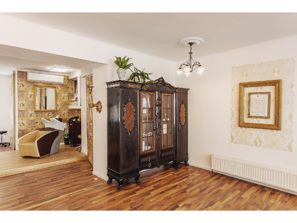 Bild 10 von Hair Deluxe