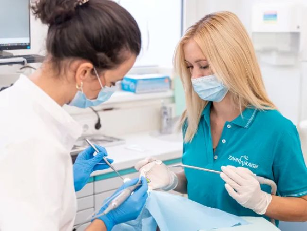 Bild 33 von Zahnarztpraxis Dr. Philipp Kaiser MMSc LLM & Kollegen