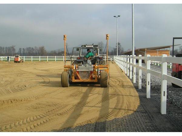 Bild 11 von Pro Equus - Reitplatz, Paddock & Stallbedarf