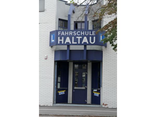 Bild 1 von Erste Wr Neustädter Fahrschule Ing Markus Haltau e.U.
