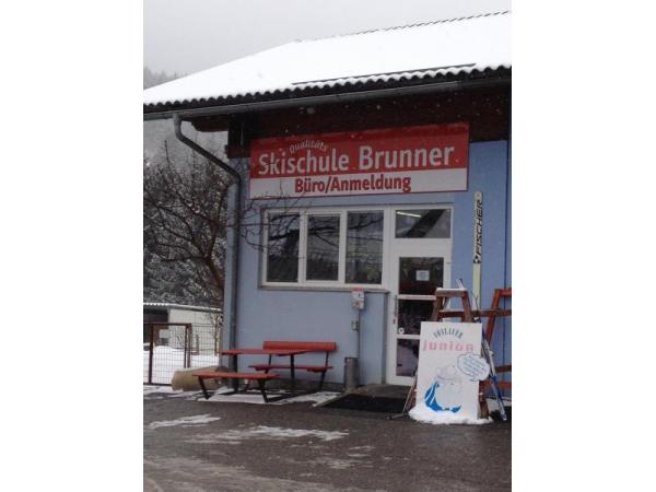 Bild 1 von QUALITÄTS-SKISCHULE BRUNNER Inh Gerhard Brunner