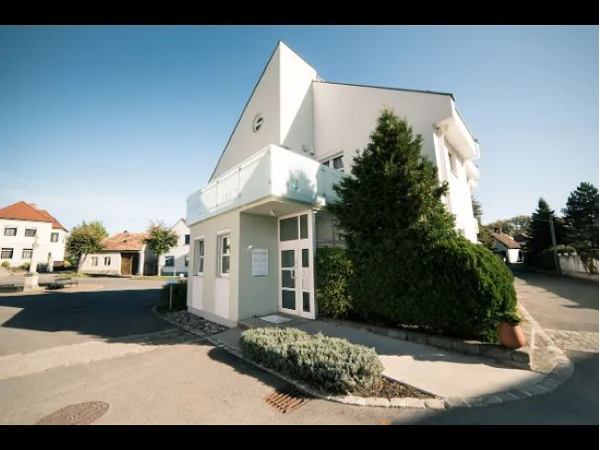 Bild 17 von Zahnarztpraxis Dr. Philipp Kaiser MMSc LLM & Kollegen