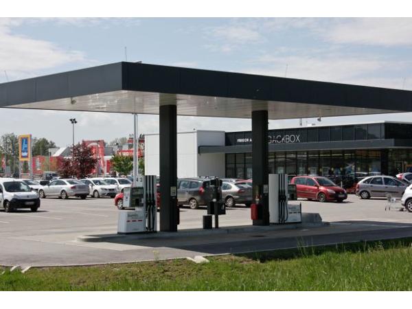 Bild 1 von DISKONT TANKEN am HOFER Parkplatz