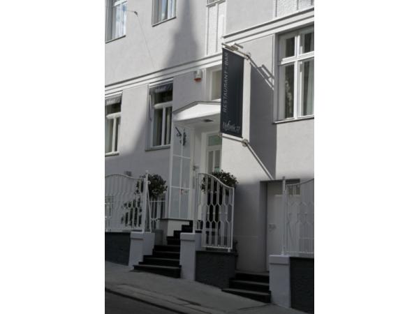 Bild 1 von Hofzeile 27 - Bella Donna - Baobab Kerzen Wien