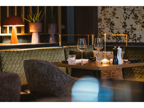 Bild 1 von ÉMILE Restaurant and Bar