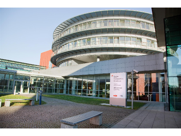 Kepler Universitätsklinikum, Neuromed Campus, Eingangsbereich