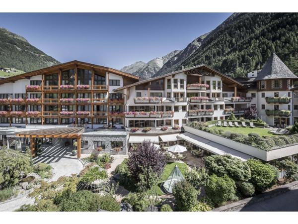 Bild 1 von HOTEL Das Central - Alpine . Luxury . Life Sölden