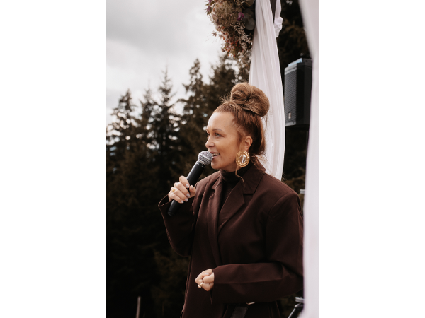 Bild 1 von Magdalena Langeder – Freie Rednerin, Moderatorin & Texterin