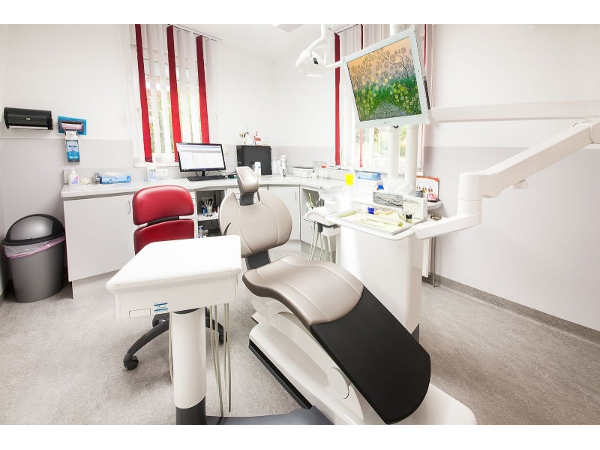 Bild 2 von Dr. med. dent. Nikpour Nouri Laleh
