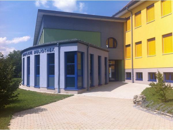 Bild 1 von Öffentliche Bibliothek u Schulbibliothek