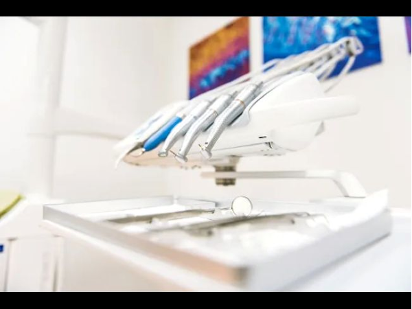 Bild 25 von Zahnarztpraxis Dr. Philipp Kaiser MMSc LLM & Kollegen