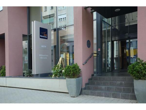 Bild 11 von Novotel Suites Wien City Donau