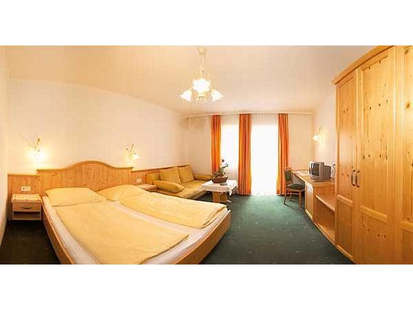 Bild 3 von Wander- und Familienhotel Erika GmbH & Co KG