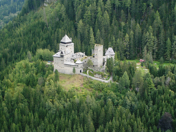 Bild 11 von Erlebnis- und Freizeitlocation Burg Finstergrün