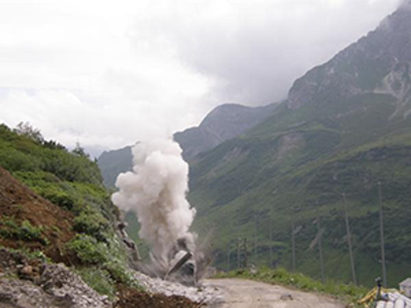 Bild 8 von Bauharze & Sprengtechnik Salzgeber GmbH