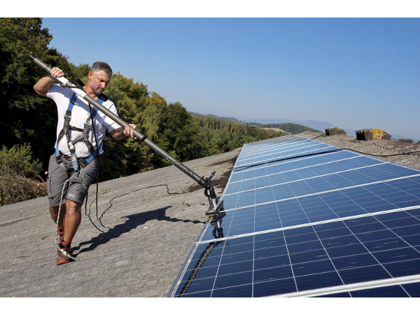 Bild 1 von Windisch Photovoltaikreinigung