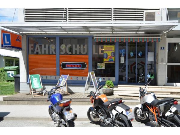 Bild 1 von Fahrschule Martin Tripamer