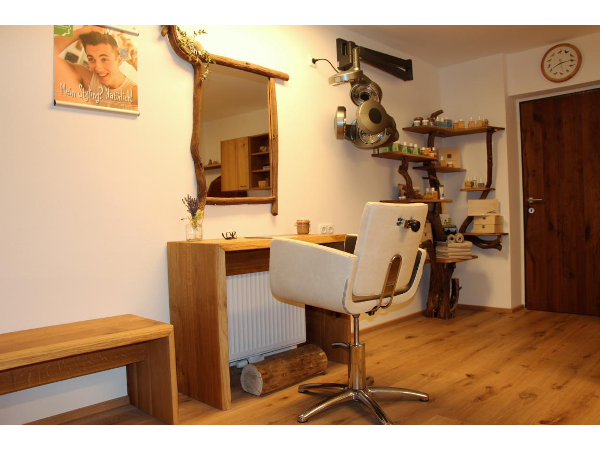 Bild 1 von natürlich Monika Naturfriseur Monika Banzirsch