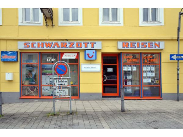 Bild 1 von Schwarzott Friedrich Reisebüro Autobusunternehmen GesmbH
