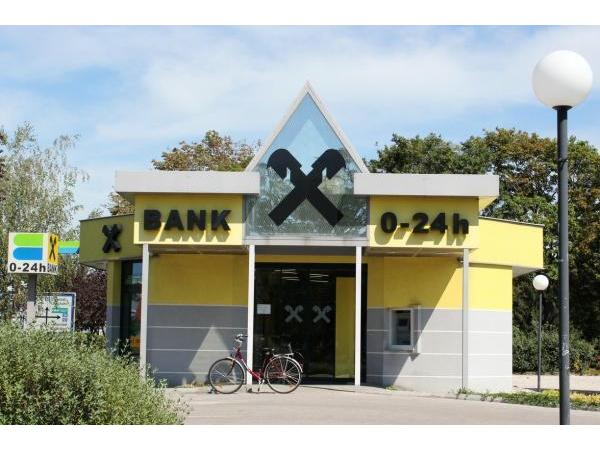 Bild 1 von Raiffeisenbank Wr. Neustadt-Schneebergland eGen - SB-Bankstelle Pottendorferstraße