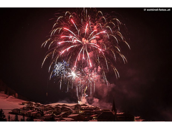 Bild 5 von Red Sky Fireworks