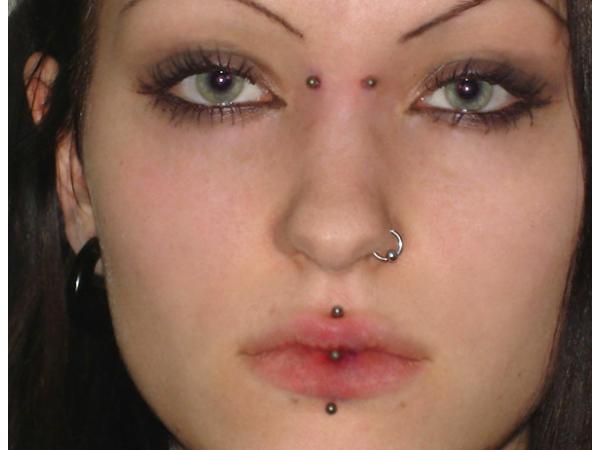 Bild 2 von Bodyart Piercing u Tattoostudio