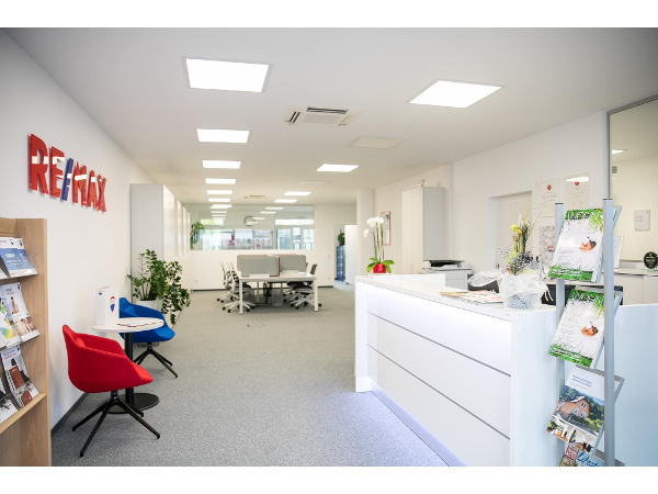 Bild 2 von RE/MAX Style - Roswitha Knebelreiter KG