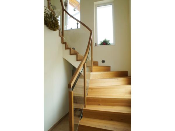 Bild 3 von Hausjell, Purrer, Stockinger HOLZTREPPEN GmbH