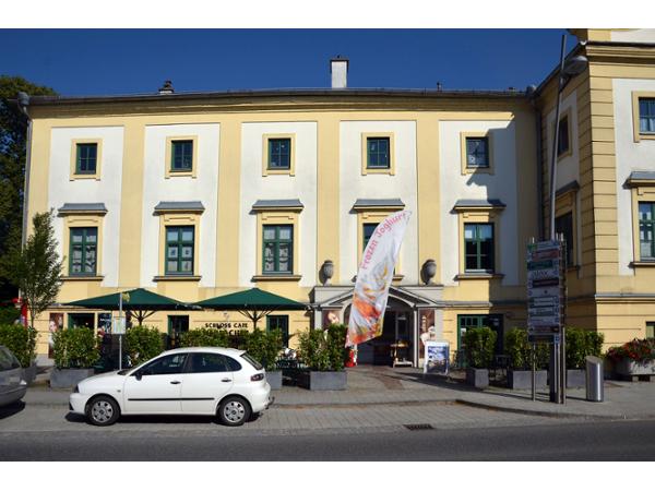 Bild 1 von Schloßcafe Neubacher Karl
